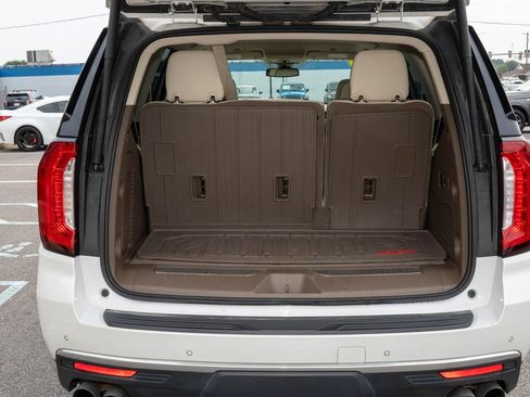 Used 2021 GMC Yukon Denali AWD/4WD image 6