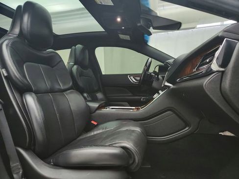 Used 2018 Lincoln Continental Reserve image 24