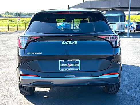 Used 2026 Kia Sportage LX FWD image 7
