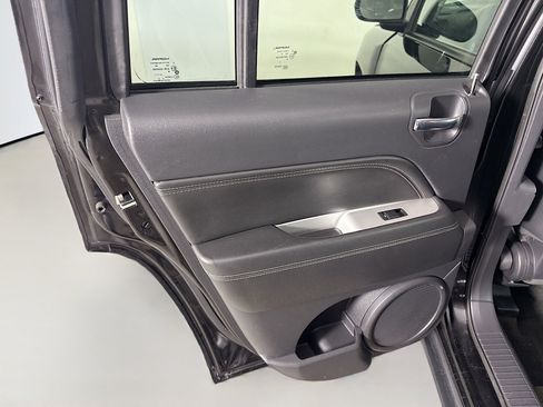 Used 2017 Jeep Compass High Altitude image 24