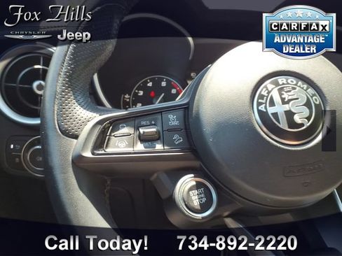 Used 2023 Alfa Romeo Stelvio Ti AWD/4WD image 17