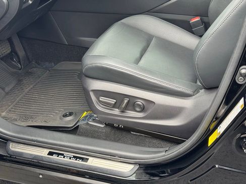 Used 2025 Toyota Crown Signia Limited image 28