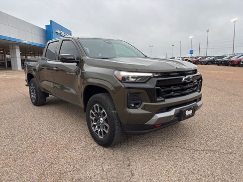 Used 2024 Chevrolet Colorado Z71 w/ Z71 Convenience Package 2 AWD/4WD image 8