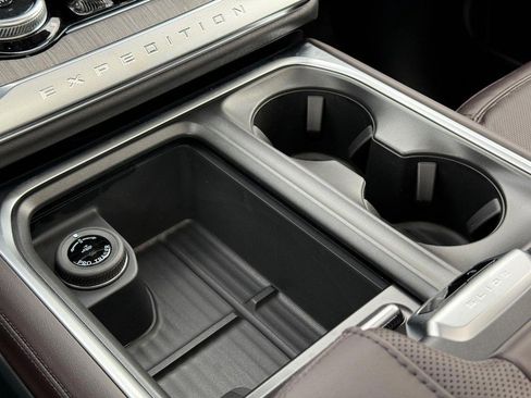 New 2026 Ford Expedition Platinum w/ Platinum Ultimate Package image 16