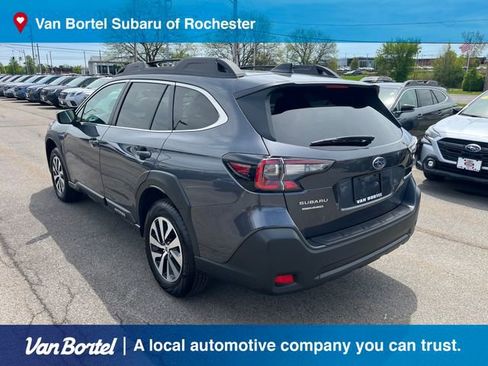 Certified 2025 Subaru Outback Premium w/ Popular Package #1 AWD/4WD image 3