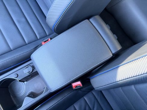 Used 2024 Volkswagen Golf R 2.0T image 26