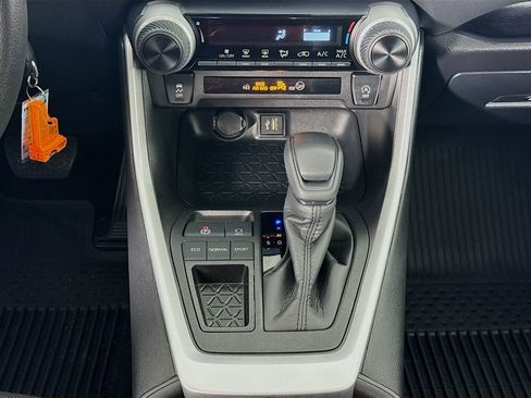 Used 2025 Toyota RAV4 LE image 40