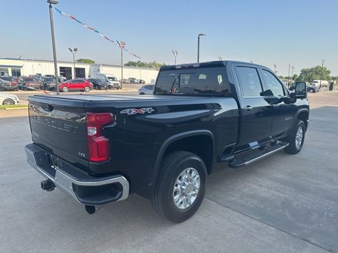 Used 2024 Chevrolet Silverado 2500 LTZ w/ LTZ Convenience Package AWD/4WD image 35