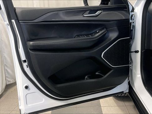 Used 2021 Jeep Grand Cherokee L Laredo image 9