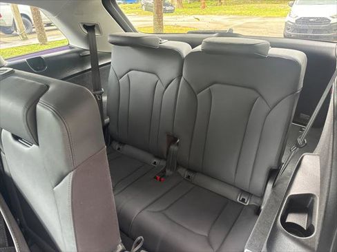 Used 2022 Audi Q7 3.0T Premium w/ Convenience Package image 18