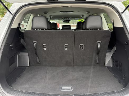Used 2024 Kia Telluride LX FWD image 29