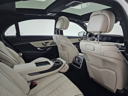 Used 2019 Mercedes-Benz S 560 Sedan image 27