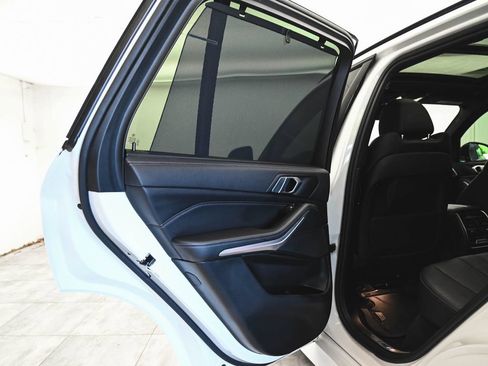 Used 2022 BMW X5 xDrive40i AWD/4WD image 12