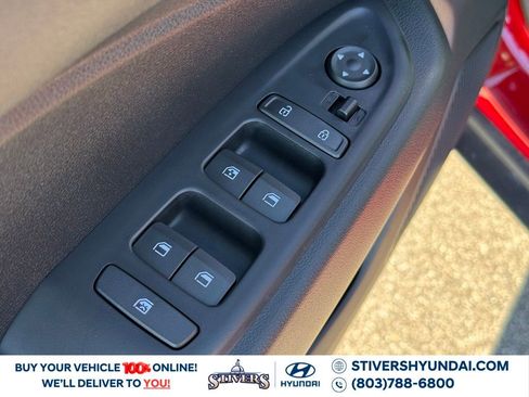 Certified 2025 Hyundai Venue Limited image 23