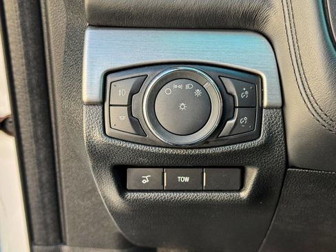 Used 2016 Ford Explorer Platinum image 30