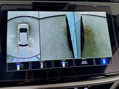 Used 2023 Chevrolet Bolt EUV Premier w/ Sun & Sound Package FWD image 39