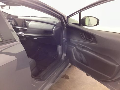 Used 2025 Toyota Prius LE FWD image 23