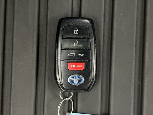 Used 2021 Toyota Venza Limited w/ Advanced Technology Package AWD/4WD image 25