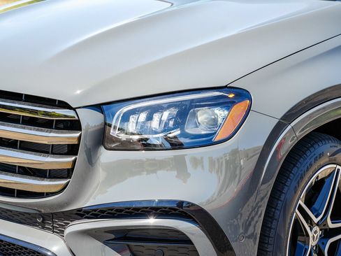 New 2026 Mercedes-Benz GLS 450 4MATIC image 8