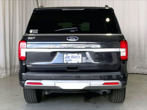 Used 2022 Ford Expedition XLT image 4