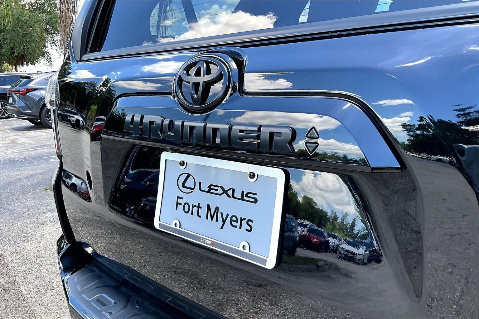 Used 2022 Toyota 4Runner SR5 Premium w/ Moonroof Package RWD image 10