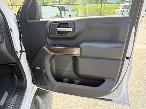 Used 2019 Chevrolet Silverado 1500 LT Trail Boss AWD/4WD image 16