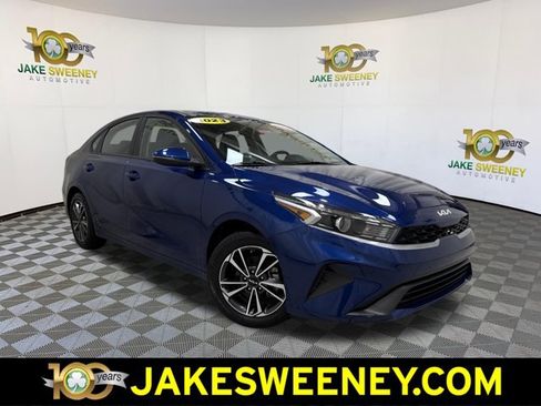 Used 2023 Kia Forte LXS w/ LXS Technology Package FWD image 1