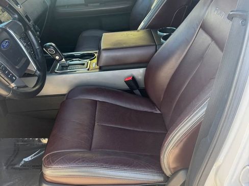 Used 2017 Ford Expedition Platinum RWD image 10