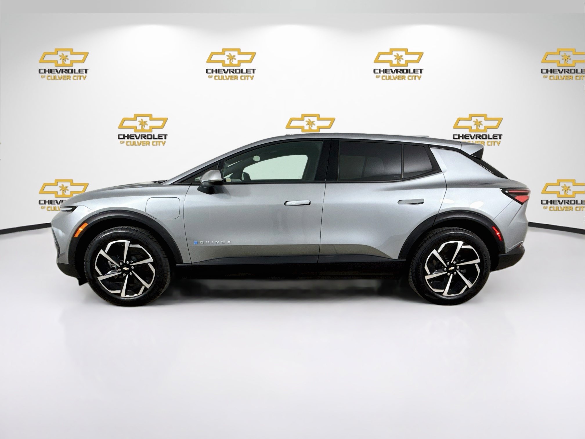 Used 2026 Chevrolet Equinox EV LT FWD image 5