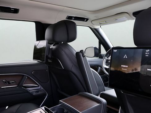 Certified 2025 Land Rover Range Rover Autobiography AWD/4WD image 15