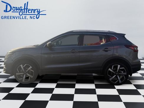 Used 2022 Nissan Rogue Sport SL w/ Premium Package image 2