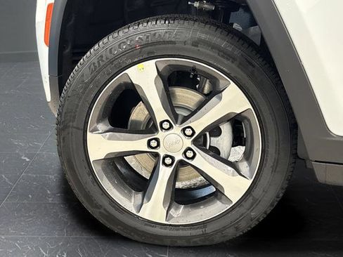 New 2026 Jeep Grand Cherokee Limited w/ Luxury Tech Group II image 37