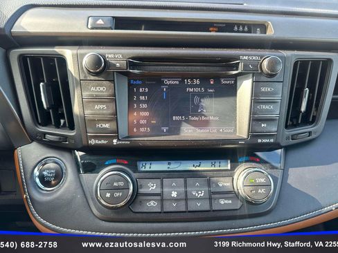 Used 2017 Toyota RAV4 SE image 27