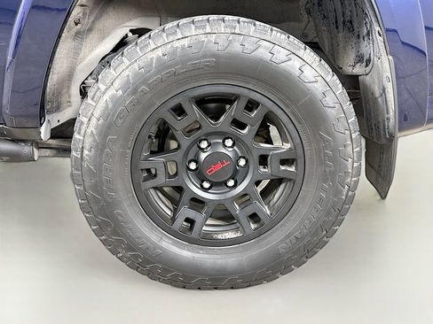 Used 2023 Toyota 4Runner TRD Off-Road Premium w/ Off Road Premium Plus Package AWD/4WD image 31