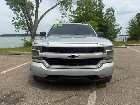 Used 2018 Chevrolet Silverado 1500 Custom w/ Custom Value Package AWD/4WD image 2