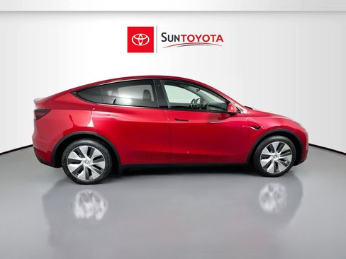 Used 2023 Tesla Model Y Long Range image 2