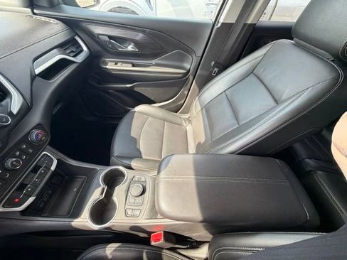Used 2024 GMC Terrain SLT AWD/4WD image 27