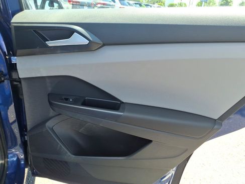 Certified 2023 Volkswagen Taos S FWD image 9