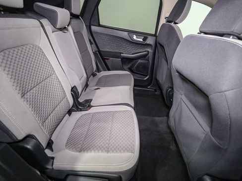 Used 2020 Ford Escape SE image 18