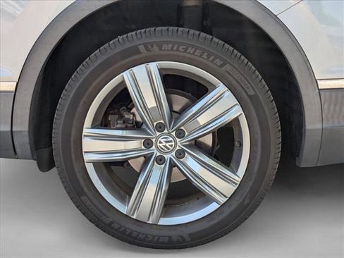 Used 2020 Volkswagen Tiguan SEL image 15