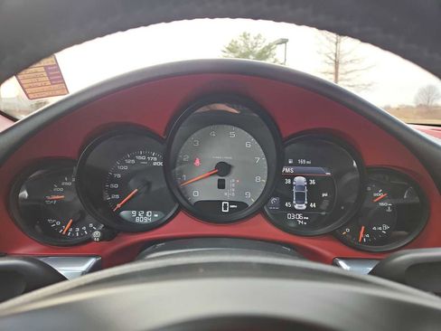 Used 2014 Porsche 911 Carrera 4S image 32