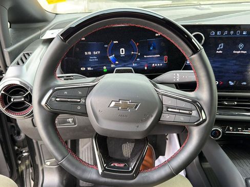 Used 2024 Chevrolet Equinox EV RS FWD image 9