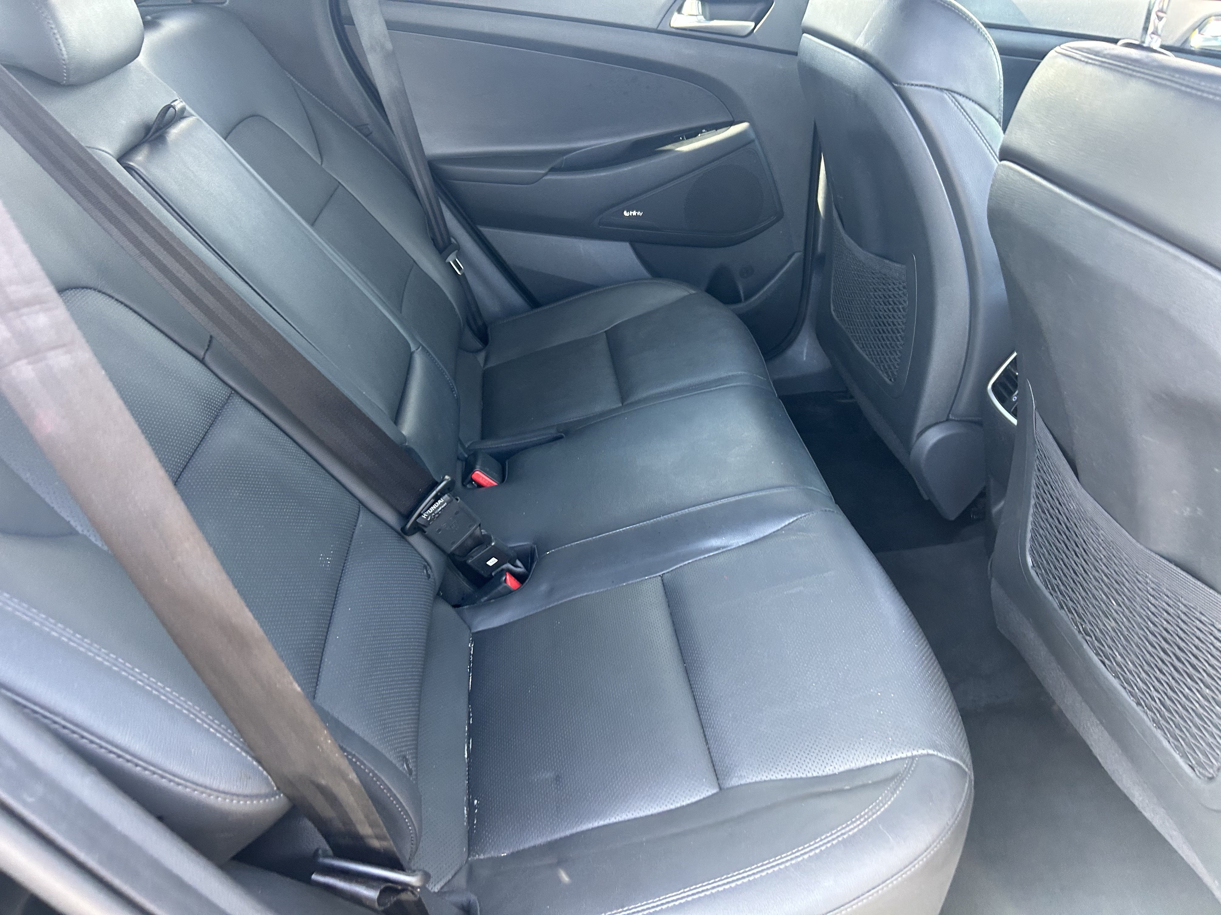Used 2019 Hyundai Tucson Ultimate w/ Cargo Package FWD image 14