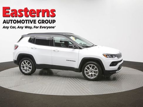 Used 2025 Jeep Compass Limited AWD/4WD image 46