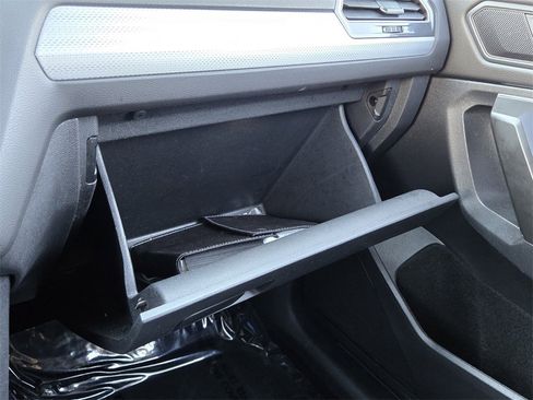 Certified 2022 Volkswagen Tiguan S image 24