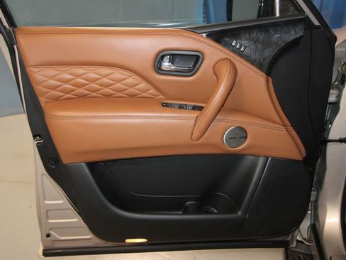 Used 2021 INFINITI QX80 Sensory w/ All-Season Package image 5