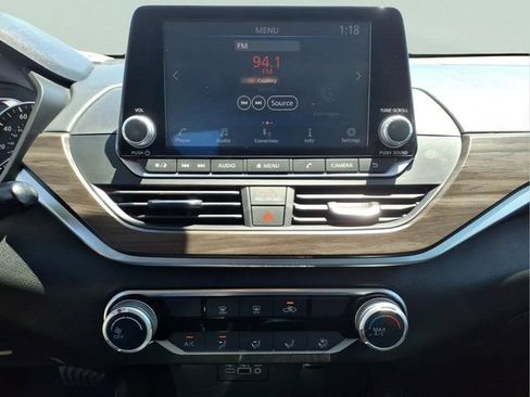 Used 2023 Nissan Altima 2.5 SV FWD image 18