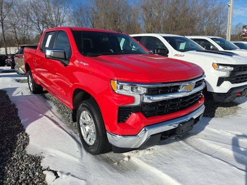 Used 2023 Chevrolet Silverado 1500 LT image 2