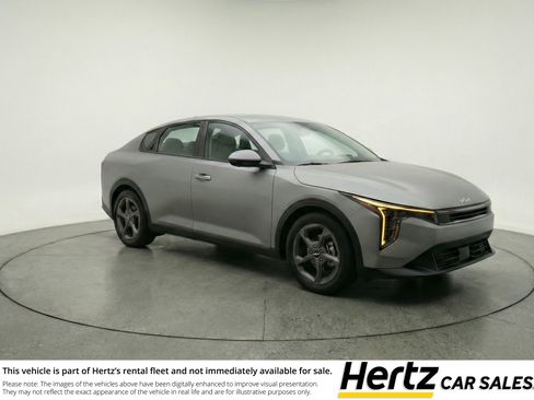 Used 2025 Kia K4 LXS image 1