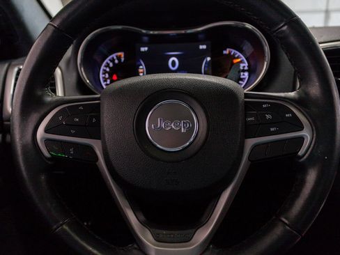 Used 2018 Jeep Grand Cherokee Altitude AWD/4WD image 13